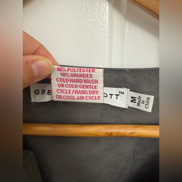 Women’s Gretchen Scott Gray Shift Faux Suede Dress Size M Comfy Casual - Picture 4 of 7